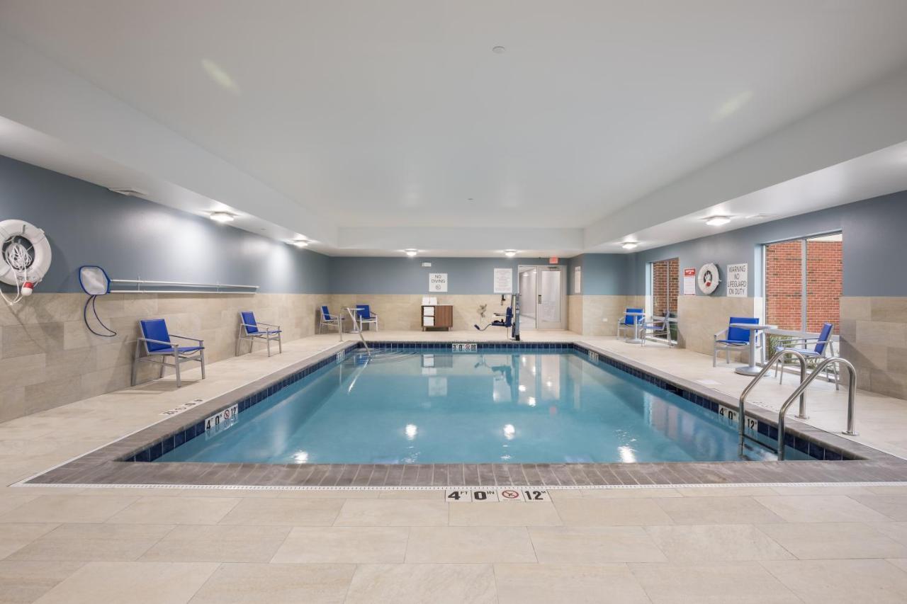 Holiday Inn Express & Suites Chicago - Hoffman Estates By Ihg Luaran gambar