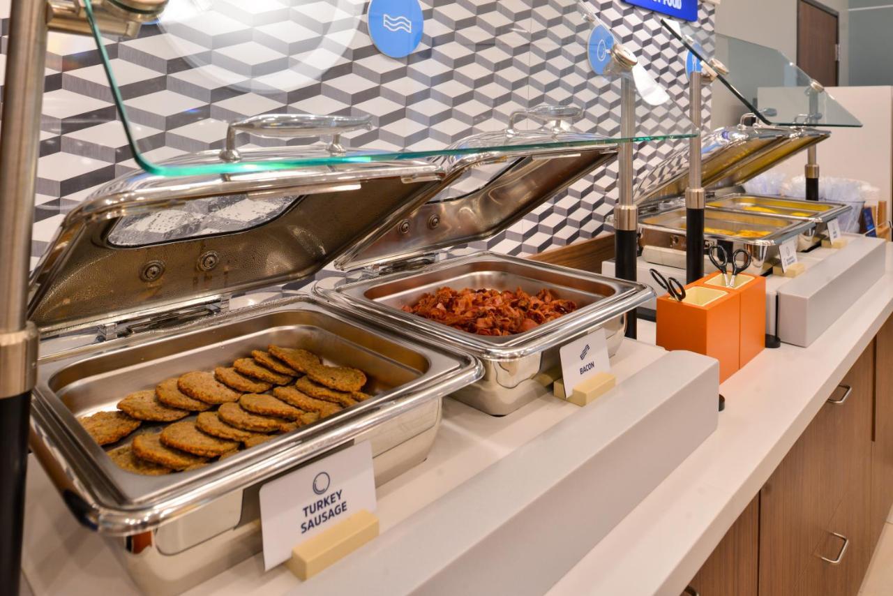 Holiday Inn Express & Suites Chicago - Hoffman Estates By Ihg Luaran gambar